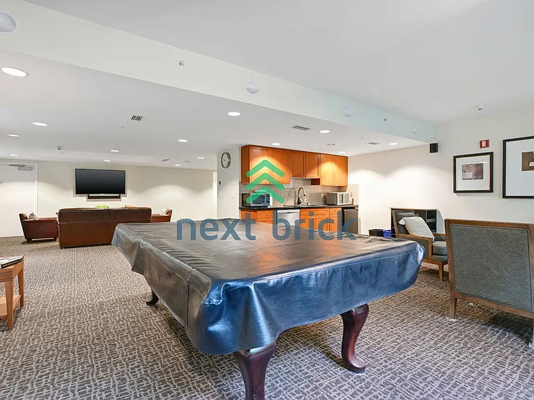 1420 Terry Ave #906 — Photo 10