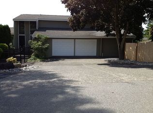 9064 NE 33rd St, Yarrow Pt, WA 98004