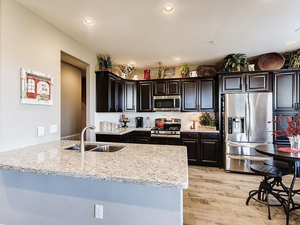 2425 W Bronco Butte Trail Unit-large-007