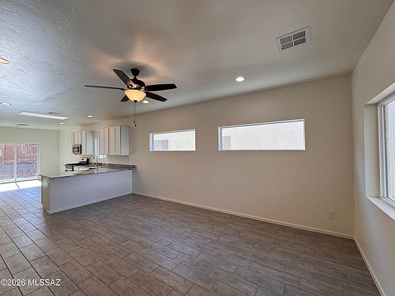 3rd image of 530 S Sky Ranch Rd