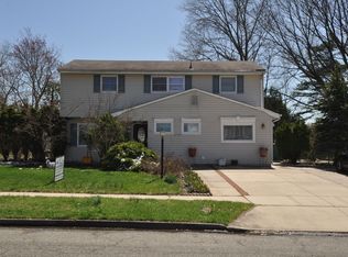 11 Cindy St, Old Bridge, NJ 08857