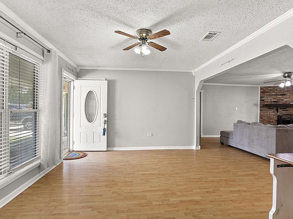 3rd image of 108 Marie Dr