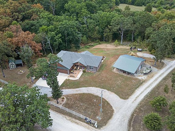 3rd image of 22090 Lake Ridge Dr