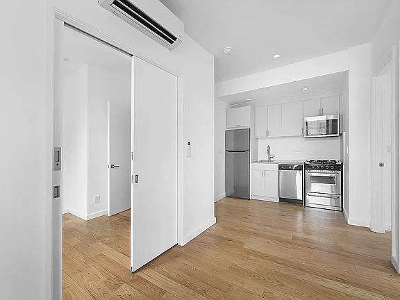 4th image of 1283 Rogers Ave Unit 2L