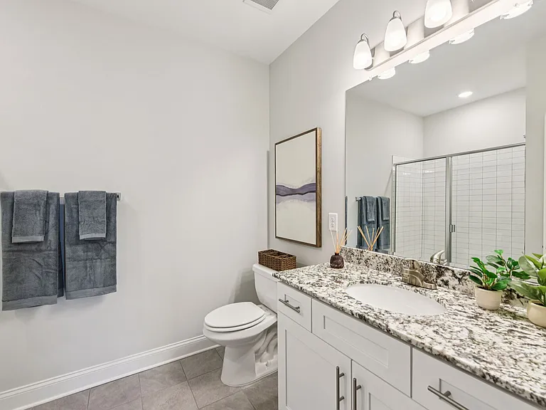 Hathaway at Lake Norman Apartments — Photo 13