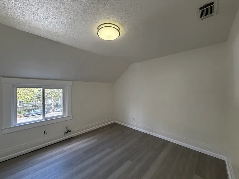 604 B St #1 — Photo 14