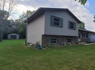 11868 Winchester Ln, Roscoe, IL 61073