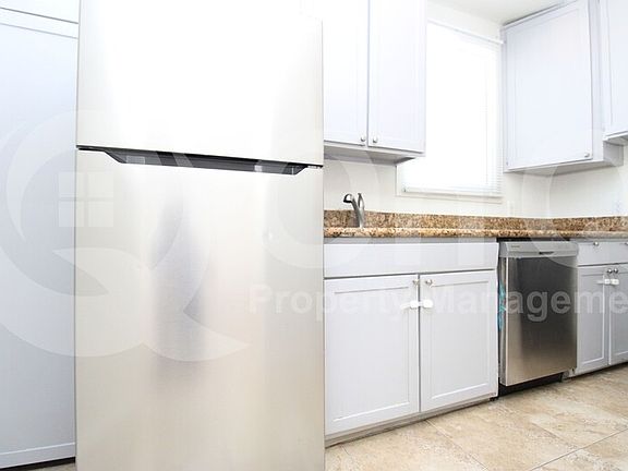 4th image of 18019 N 40th Pl APT 1