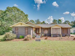 1858 Alpine Dr, Deatsville, AL 36022