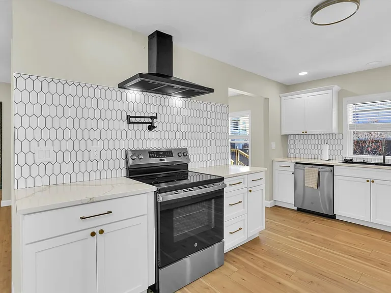 4011 Danbury Dr — Photo 13