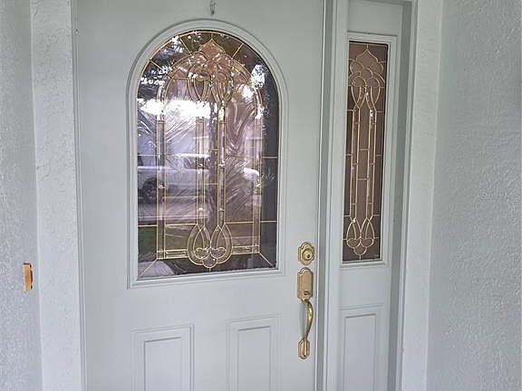 4th image of 2282 FENTON AVENUE