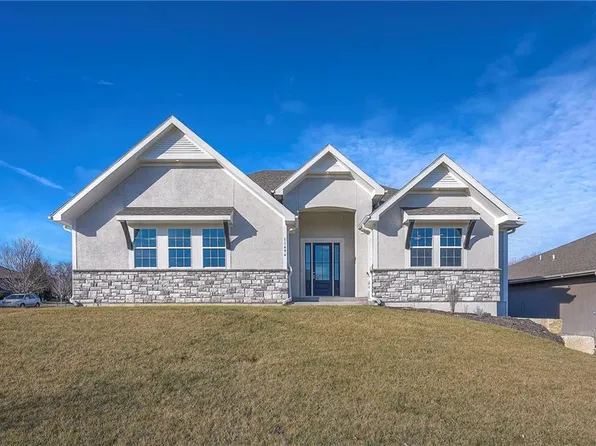 11494 S Longview Rd, Olathe, KS 66061