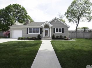 308 Seward St, West Babylon, NY 11704