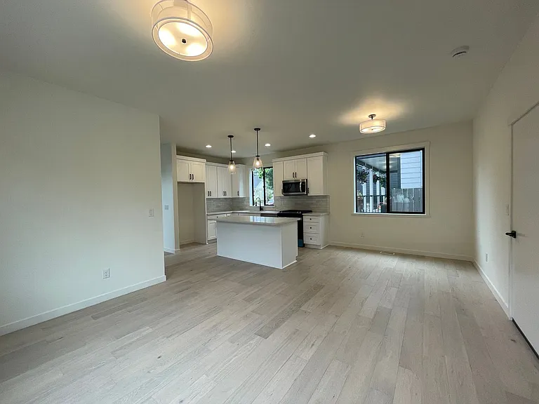 8191 N Haven Ave — Photo 13