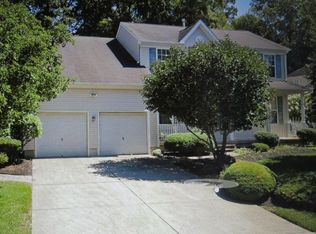 77 Creekwood Dr, Bordentown, NJ 08505