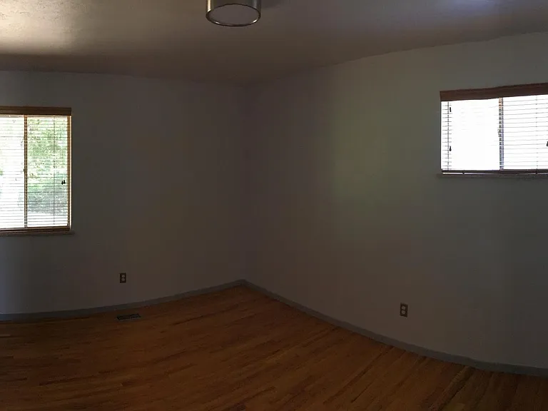 3495 Darley Ave — Photo 15