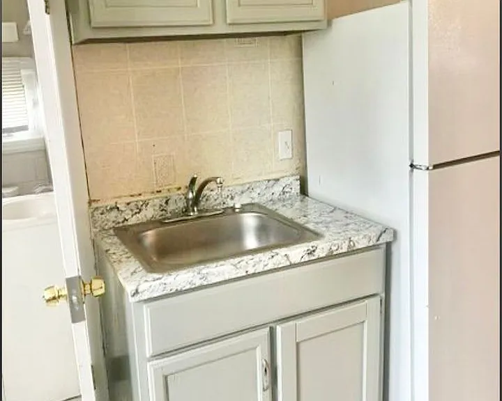 72 Pocasset Avenue — Photo 4