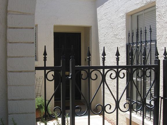 4th image of 921 E Laguna Dr