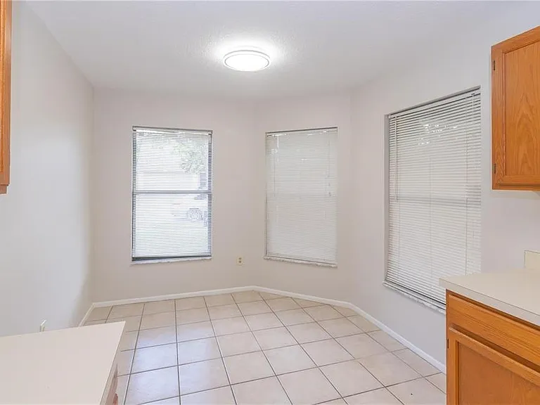 660 Holbrook Cir — Photo 14