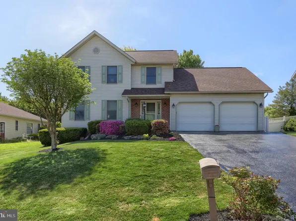 236 Weymouth Dr, Lebanon, PA 17042