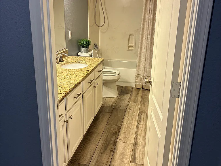 9237 W Irma Ln — Photo 31