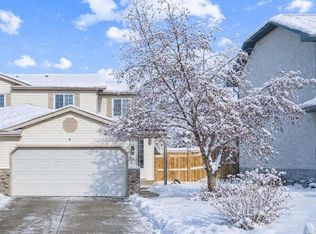 56 W Terrace Rd, Cochrane, AB T4C1S5