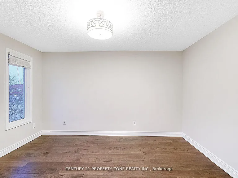 4 Garbutt Cres — Photo 27