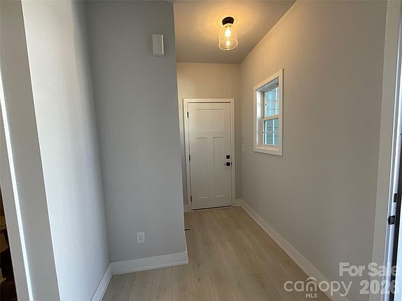 5th image of 715 Pinecone Dr #27