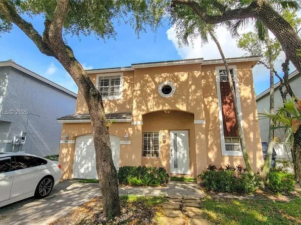 9894 NW 2ND Court, Plantation, FL 33324