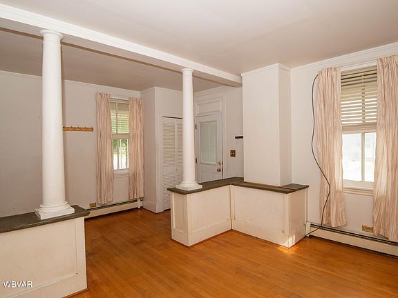 2nd image of 424 Jordan Ave