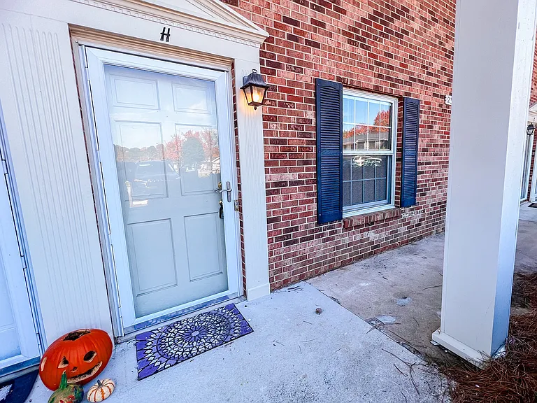 2350 E Bay Meadows Ct #H — Photo 2