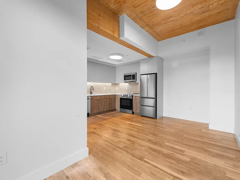 80 Ainslie St #404 — Photo 4