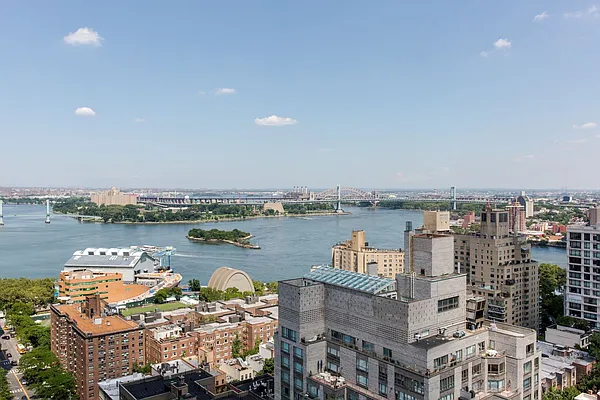Sold by Compass | media 5