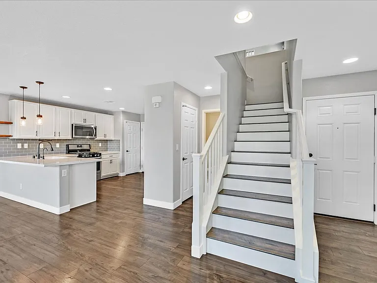 7912 Ivy Run St — Photo 9