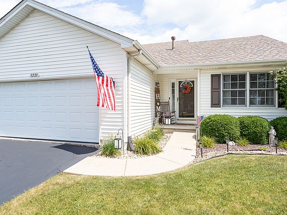 2nd image of 1221 Glen Mor Dr