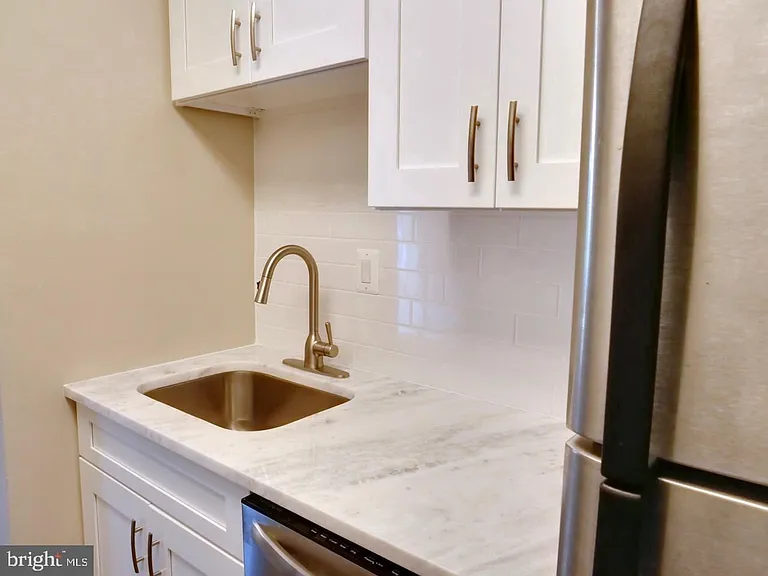 3874 Lyndhurst Dr #302 — Photo 3