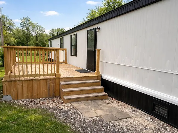 9622 Pine Ridge North Dr, Zionsville, IN 46077