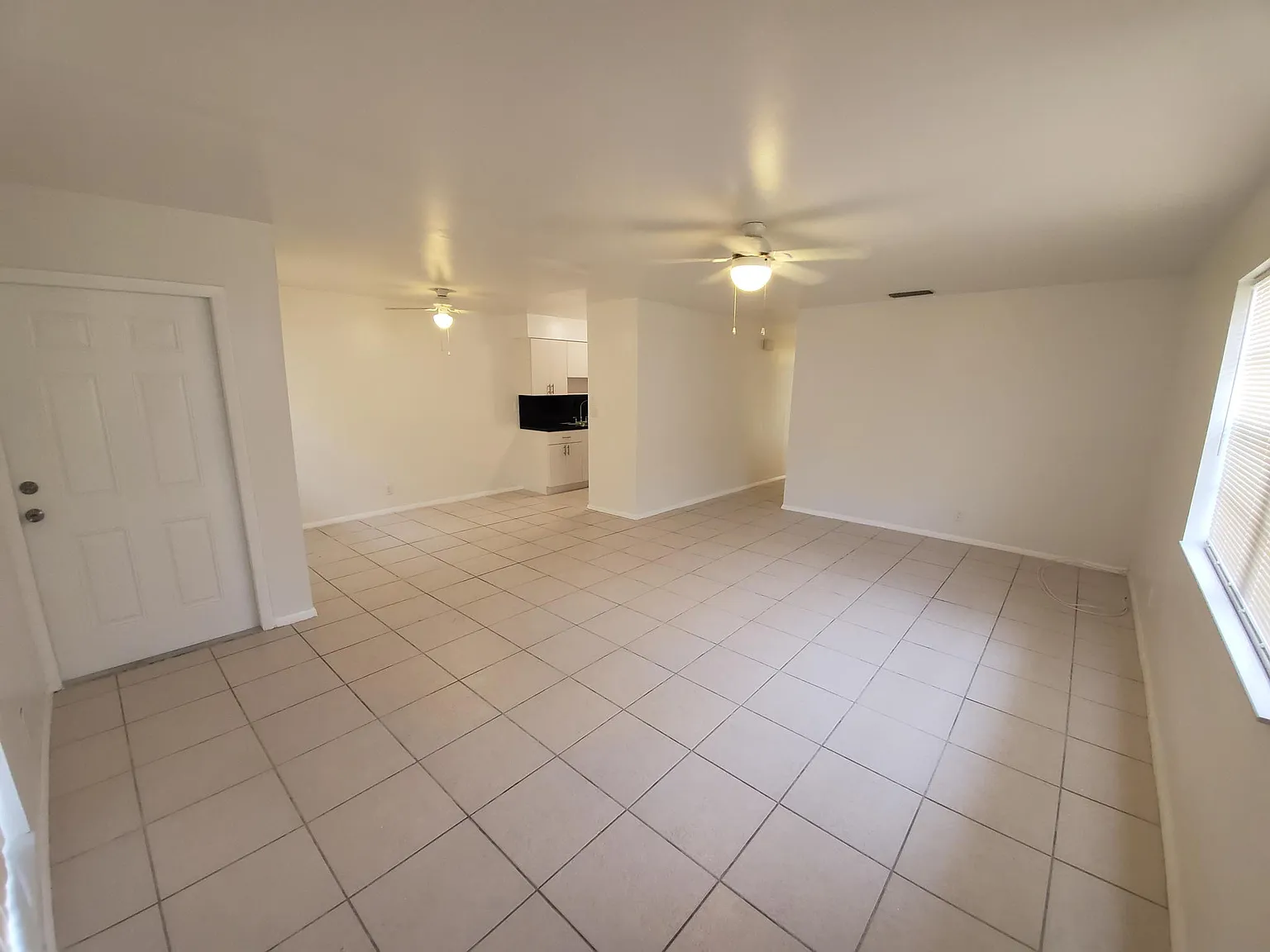 3 bed, 1200 sqft, $2,500 — Photo 3