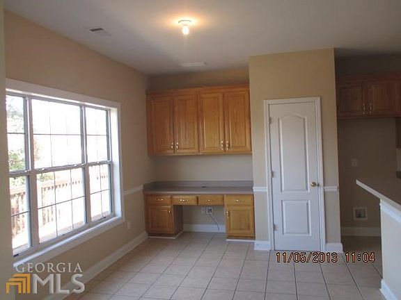 3rd image of 804 Liliflora Ct