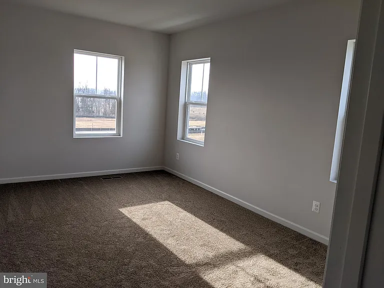 224 Parkland Dr — Photo 9