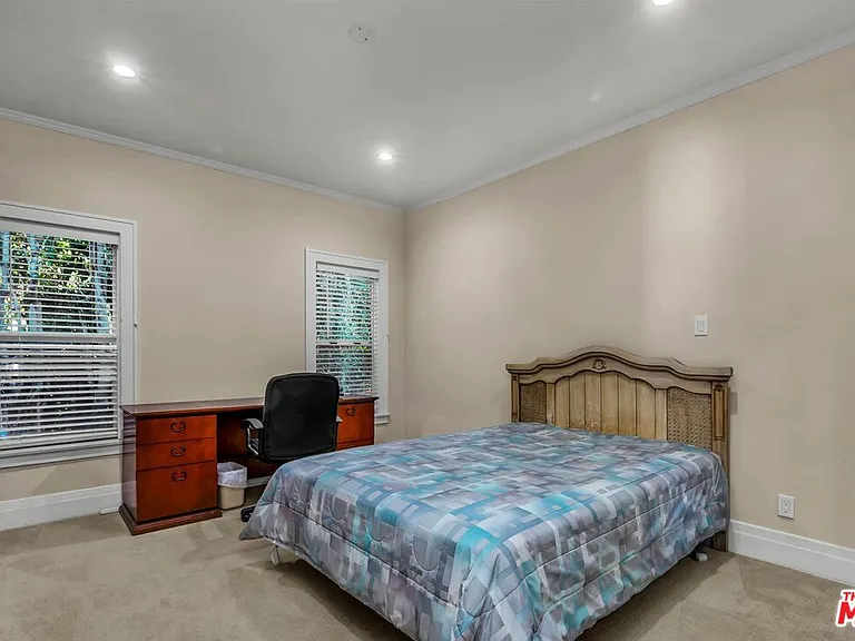 10736 Ashton Ave — Photo 11