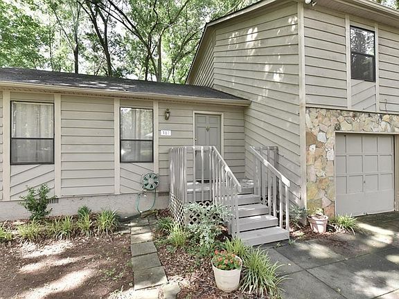 3rd image of 387 Brookview Trl