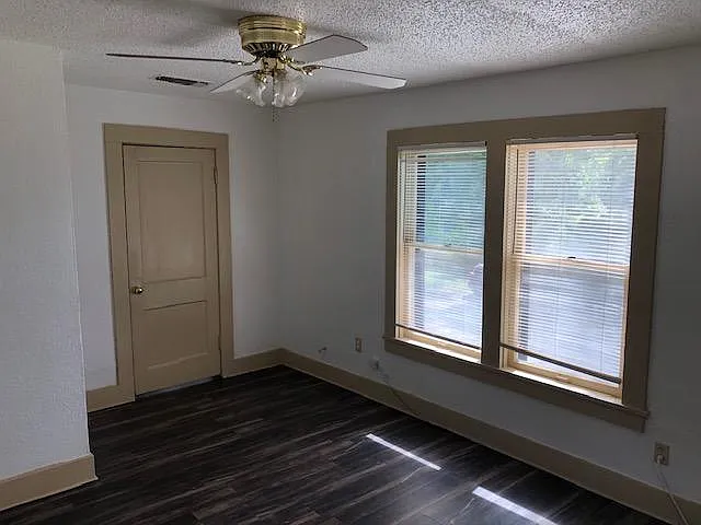 3300 Purington Ave #B — Photo 3