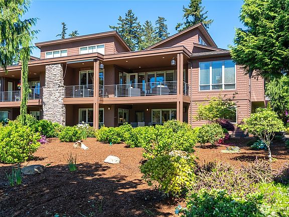 2nd image of 8775 Club House Point Drive