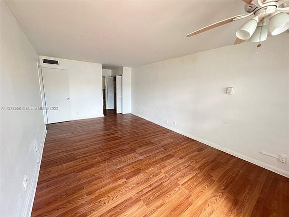4th image of 19305 NE 2nd Ave APT 2308