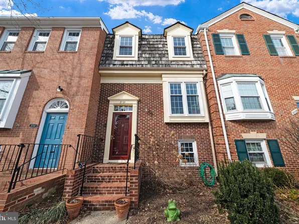 2731 Franklin Ct, Alexandria, VA 22302