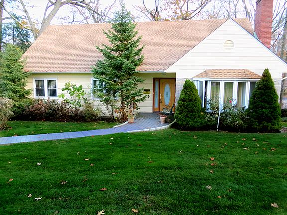2nd image of 31 Anpell Dr