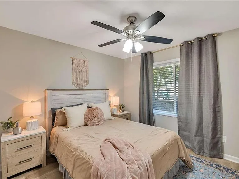 165 Bentley Pkwy — Photo 15