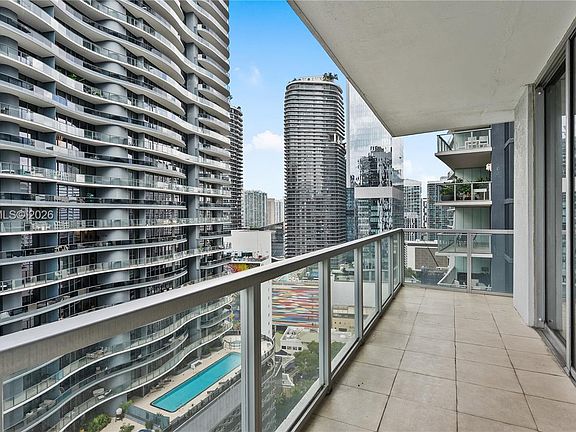 5th image of 1060 Brickell Ave #33