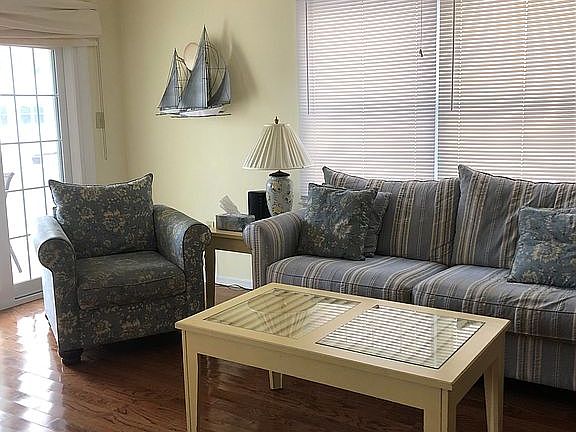 5th image of 3524 Asbury Ave